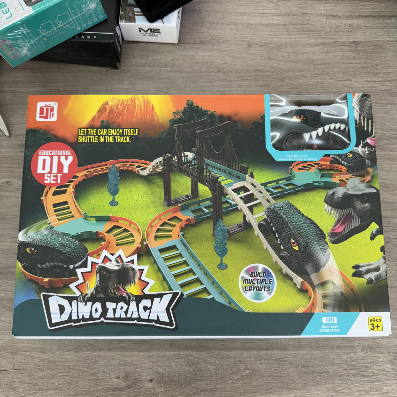 Circuito Dino Track - Diversão e Aprendizado com Dinossauro